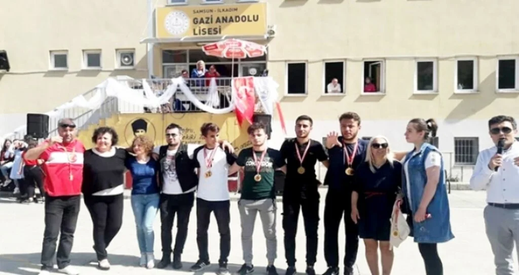 İlkadım Gazi Anadolu Lisesi'nde spor şenliği