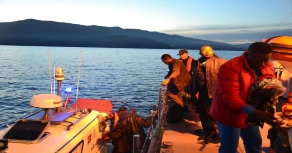İzmirde 46Sı Çocuk 170 Düzensiz Göçmen Yakalandı