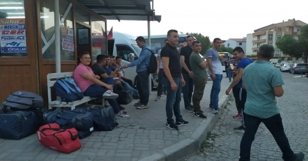 İzmirde Erken Terhis Sevinci