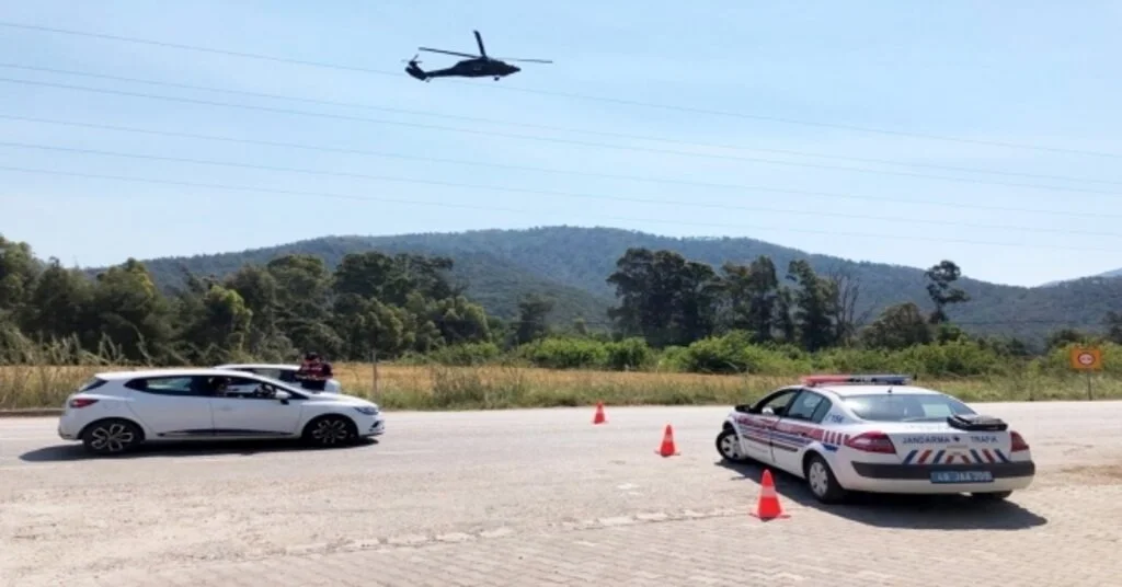 Jandarma, Bodrumda Helikopterle Trafik Uygulaması Yaptı