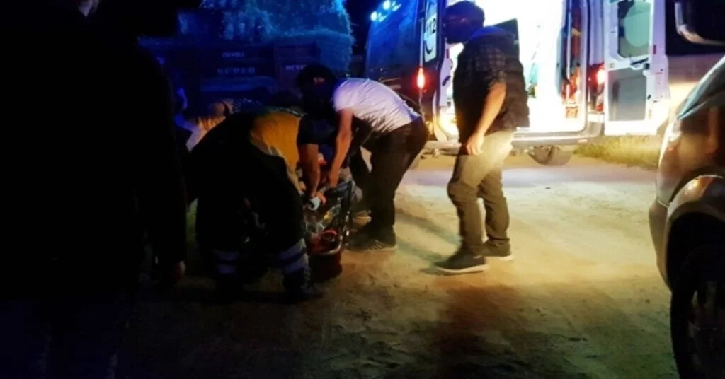 Jandarmadan Kaçan Motosiklet Römorka Çarptı: 2 Yaralı
