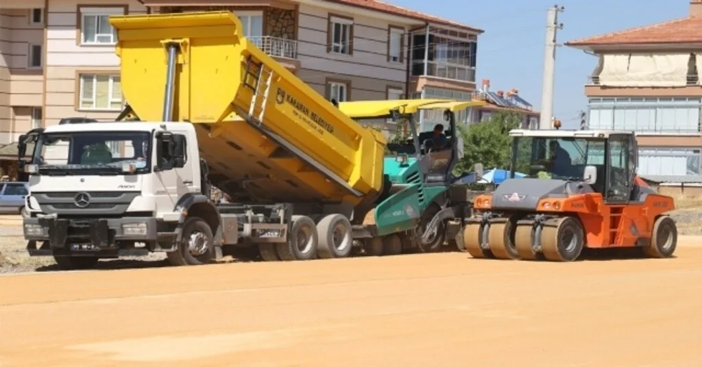 Karamanda Asfalt Çalışmaları Sürüyor