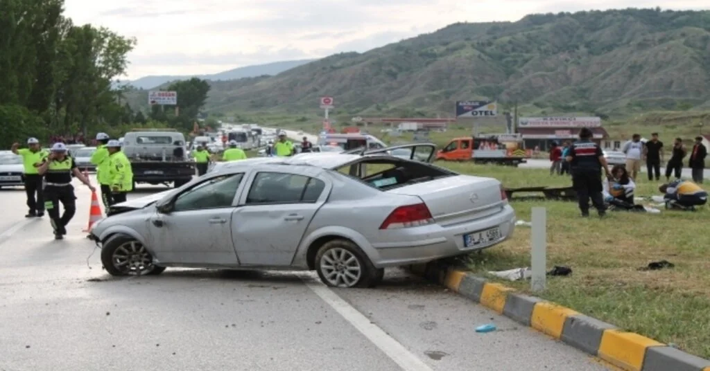 Kastamonuda Yağmur Kazaları Da Beraberinde Getirdi: 1 Ölü, 7 Yaralı
