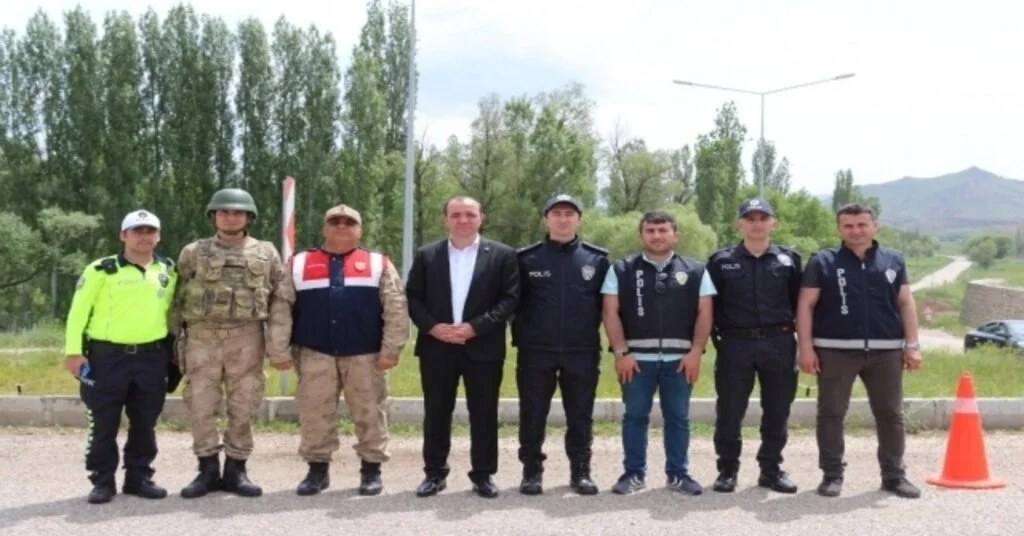 Kaymakam Serinden Emniyet Kemeri Uyarısı