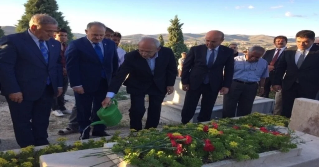 Kılıçdaroğlu, Kırşehirde ‘Hak, Hukuk, Adalet Sloganı İle Karşılandı