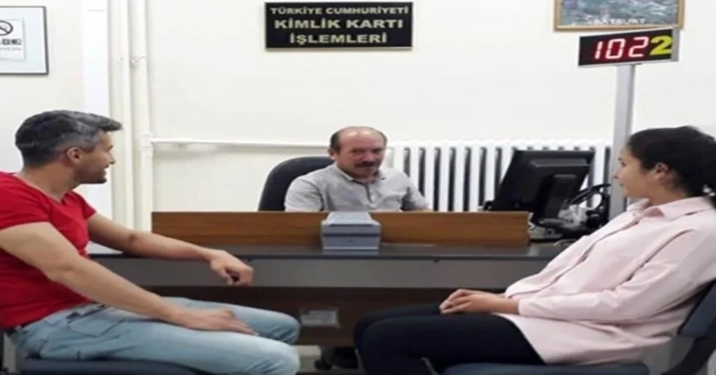 Kimliğini Kaybeden Öğrenciye Gece Saatlerinde Kimlik Belgesi Düzenlendi