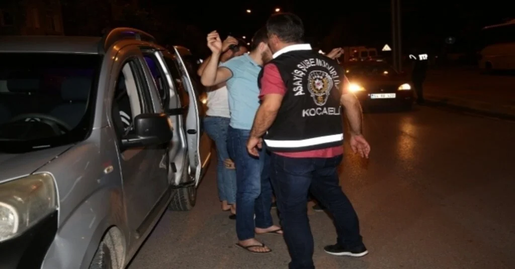 Kocaelide Aranması Olan 16 Şahıs Asayiş Uygulamasında Yakalandı