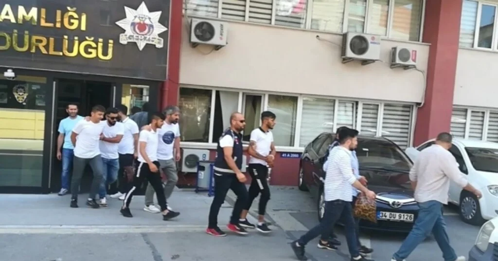 Kocaelide Büfelerden 152 Bin Tllik Vurgun Yapan Hırsızlar Yakalandı