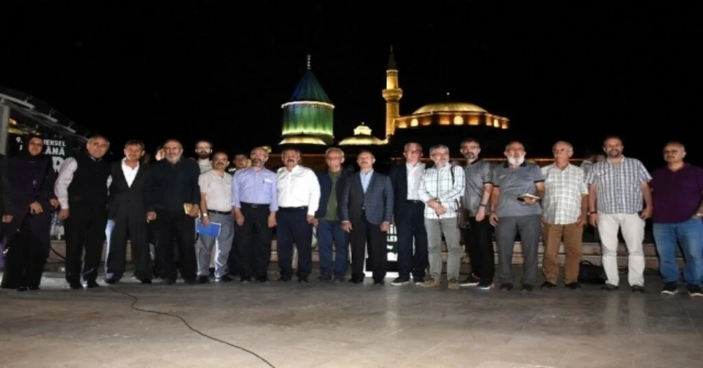 Konya Mevlana Şiir Şöleninde Şiire Doydu