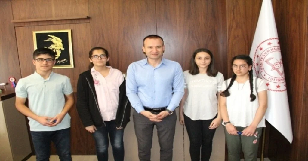 Lgsde Derece Yapan Öğrencilerden Milli Eğitim Müdürü Tekine Ziyaret