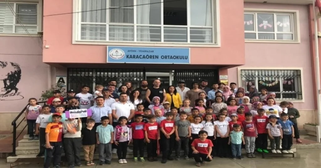 Mangadan Aydınlı Miniklere Sürpriz Ziyaret