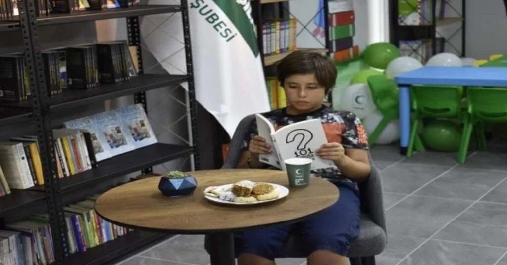 Manisada ‘Yeşil Kitap Kafe Açıldı