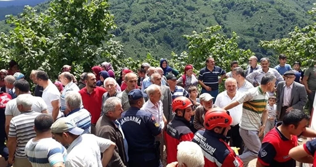 Mantar Toplarken Uçuruma Yuvarlandı