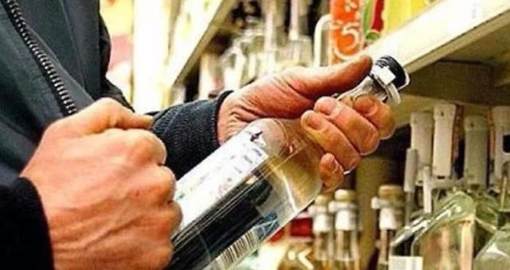 Marketten Alkollü İçecek Çaldı