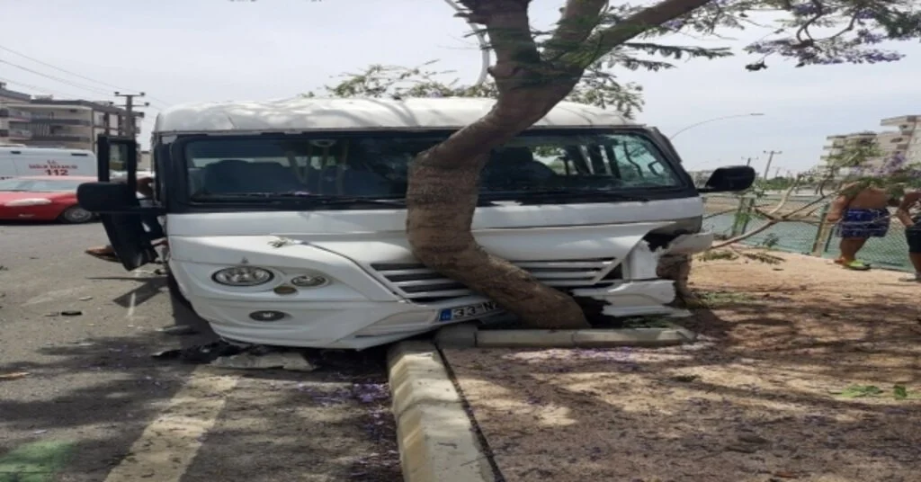 Mersinde 2 Ayrı Kazada 1 Kişi Öldü, 7 Kişi Yaralandı