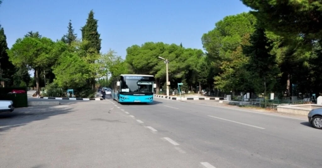 Mezarlık Ziyaretine Ücretsiz Servis Hizmeti