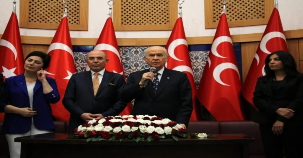 Mhp Lideri Bahçeli Partililerle Bayramlaştı