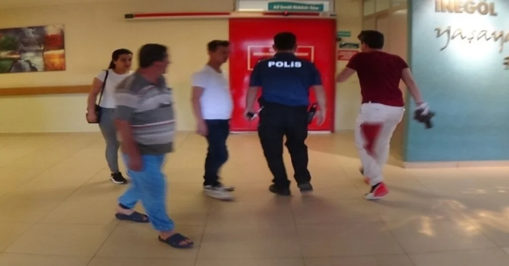 Motosiklete Ara Gazı Vermedi Diye Arkadaşını Bıçakladı