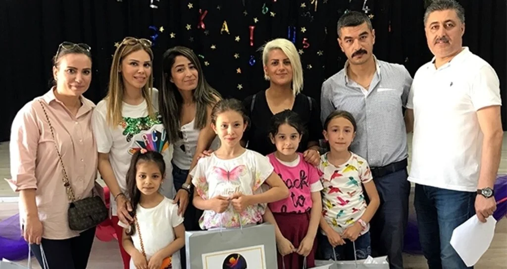 Mutluluğun Kanatları Derneği Öğrencileri Sevindirdi
