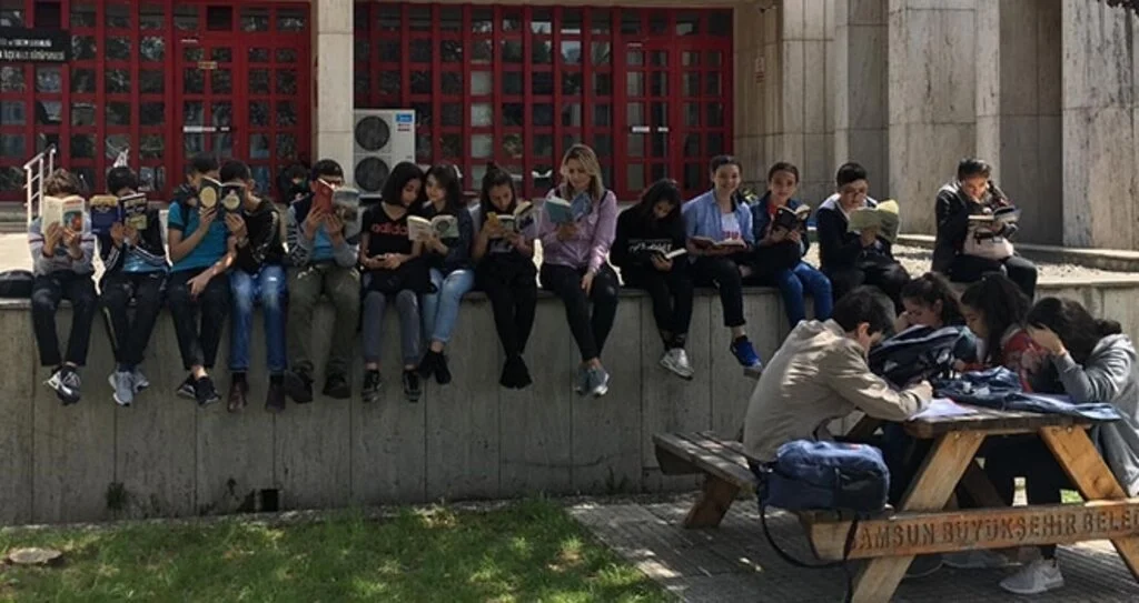 Öğrencilerden Kitap Farkındalığı