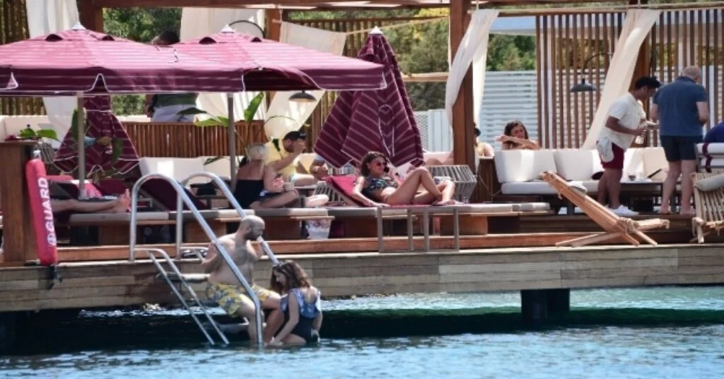 Özlem Yıldızdan Bronzlaşma Dersi