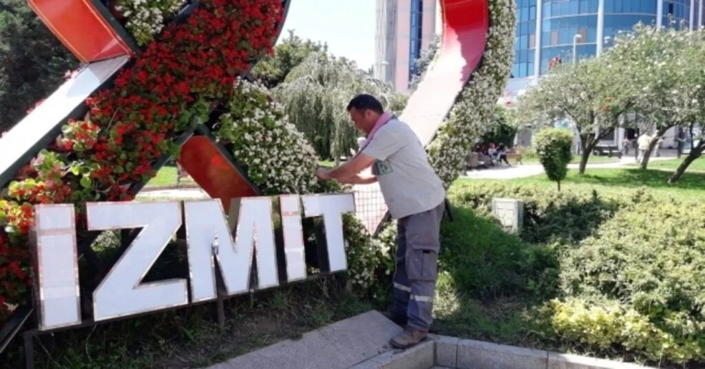 Parklar Sürekli Bakımdan Geçiyor