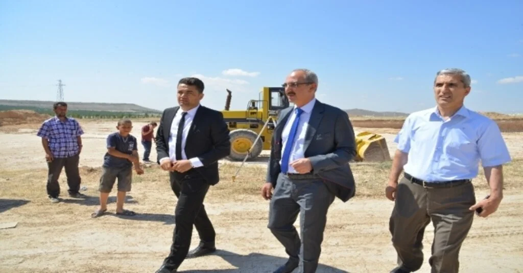 Rektör Karakaya, Sera Alanları Hafriyat Çalışmalarını İzledi