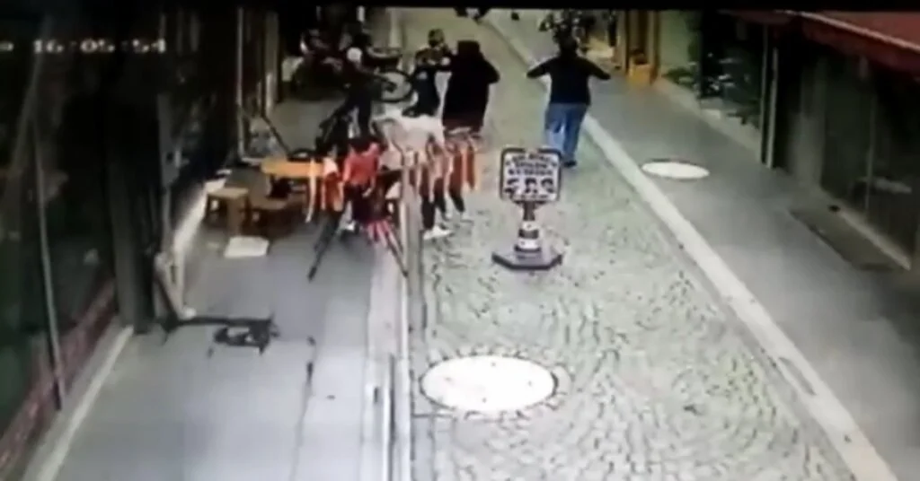 Sakaryadaki Depremde Vatandaşın Korku Dolu Anları Kameraya Yansıdı