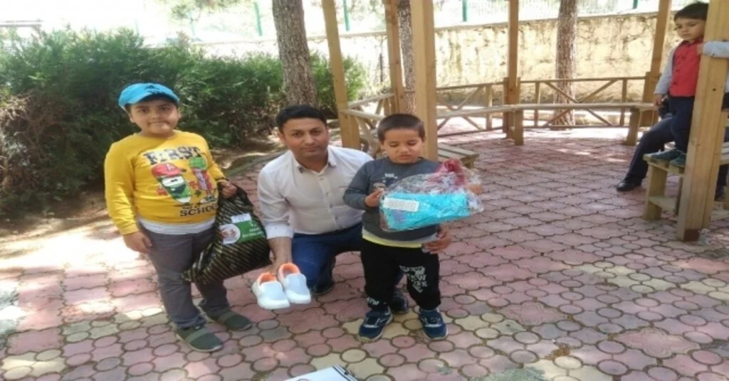 Sasonda 150 Çocuğa Bayramlık Kıyafet Dağıtıldı