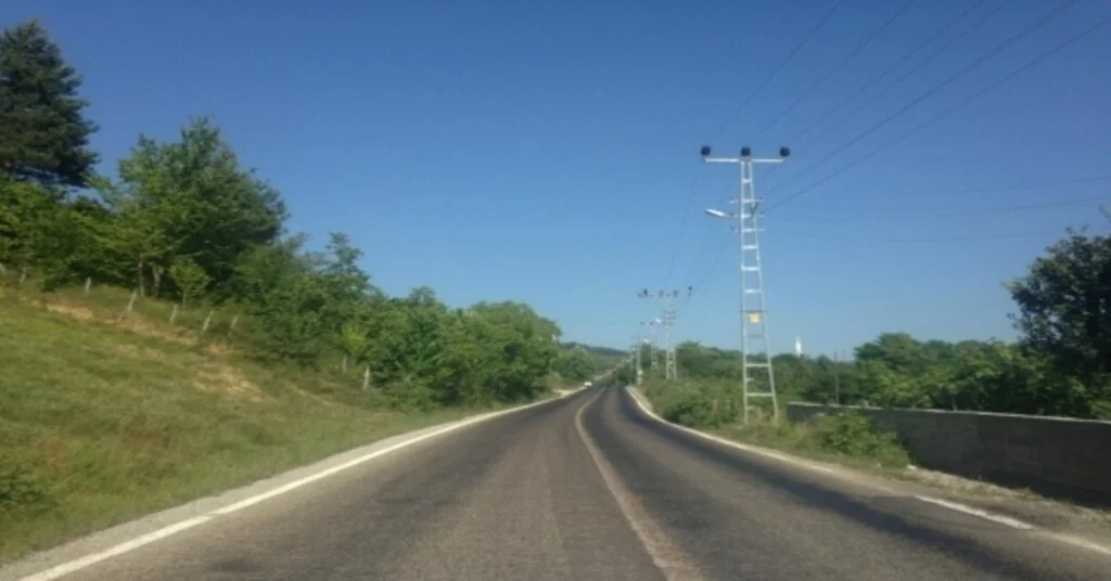 Sıcaktan Eriyen Asfalt Tehlike Oluşturuyor