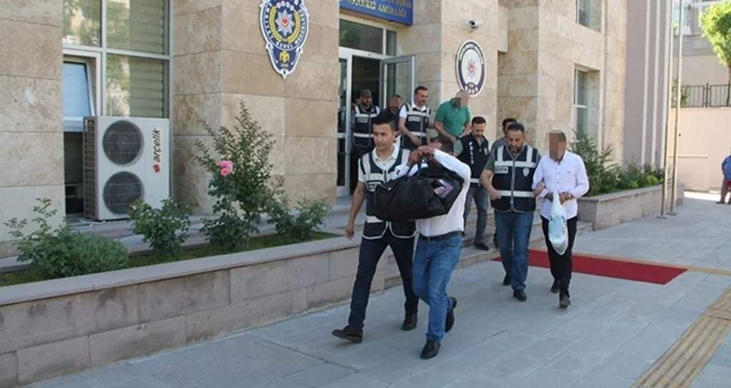 Silah kaçakçılığı operasyonu:  3 tutuklama 