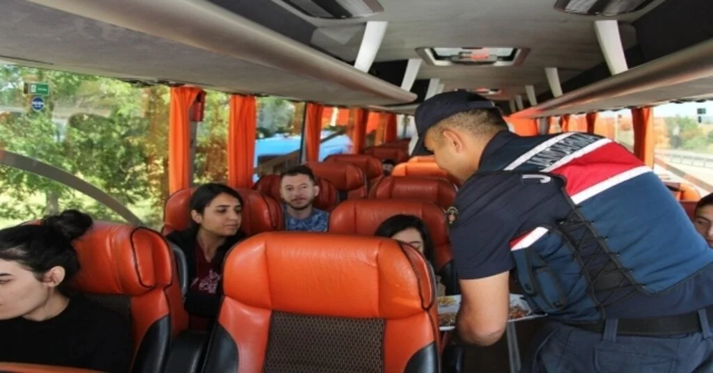 Sürücülerin Bayram Şekeri Jandarmadan