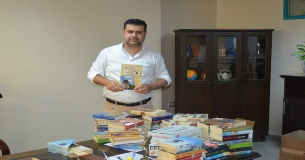 Turgutluda Çiçek Yerine Bağışlanan Kitaplar Bini Aştı