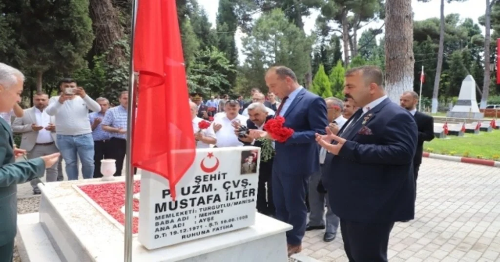 Turgutluda Resmi Bayramlaşma Töreni Gerçekleştirildi