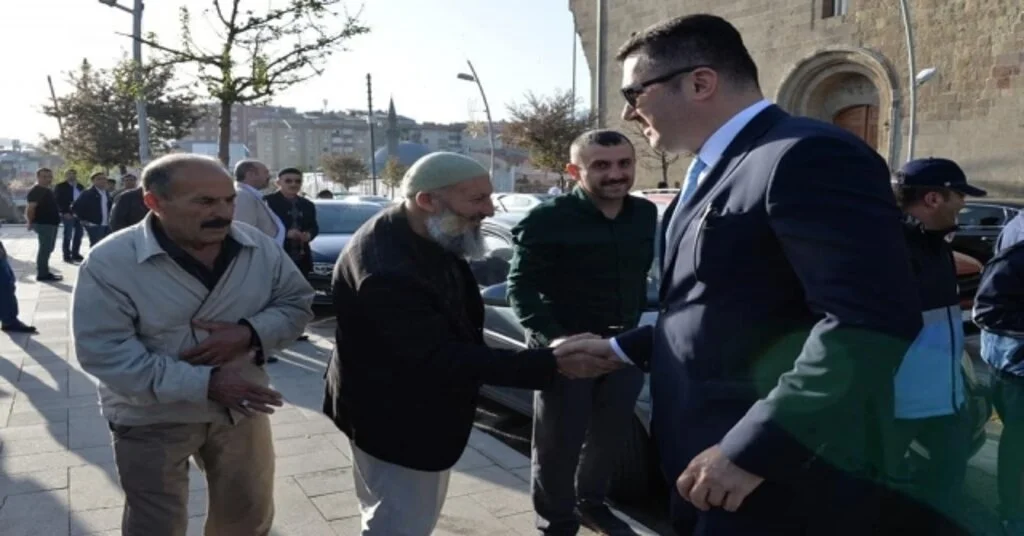 Vali Memişten Bayram Mesaisi