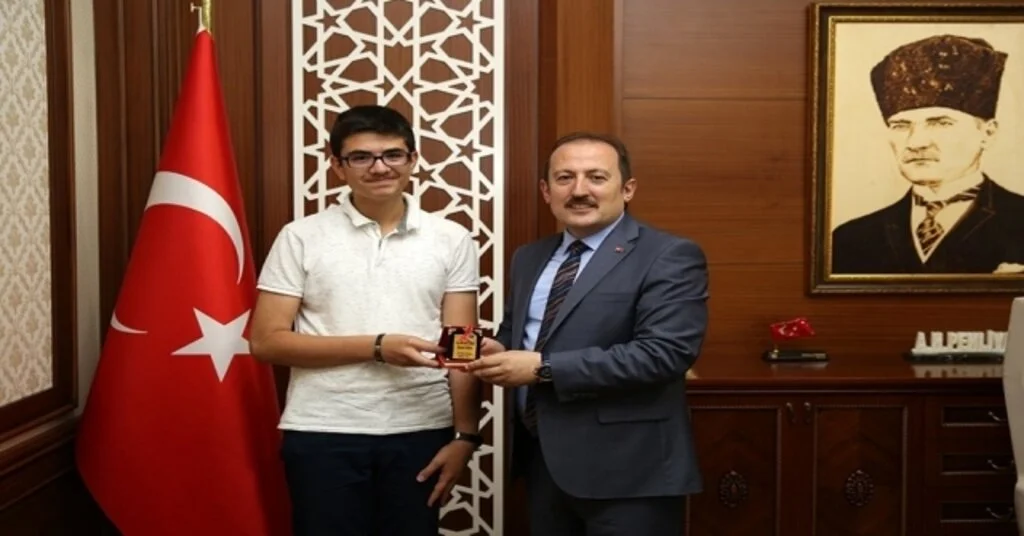 Vali Pehlivan, Lgs Birincisi Göktuğ Semih İsteki Kutladı Ve Ödüllendirdi