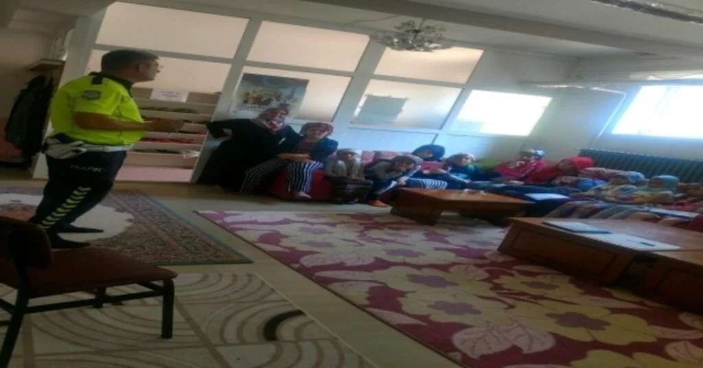 Yaz Kuran Kursu Öğrencilerine Trafik Eğitimi Verildi