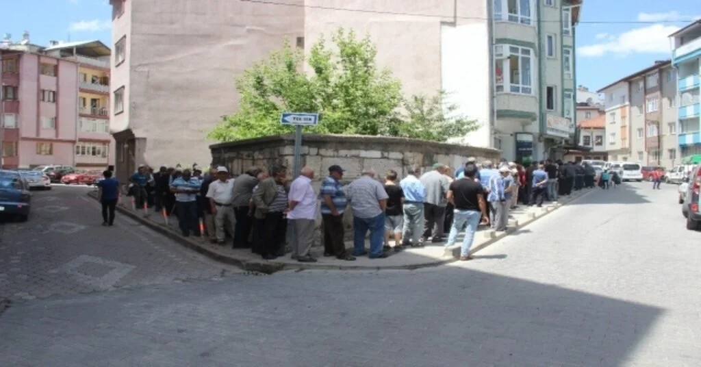 Yazıcıoğlunun Sevenleri 10 Yıldır Bıkmadan Usanmadan Bunu Yapıyor