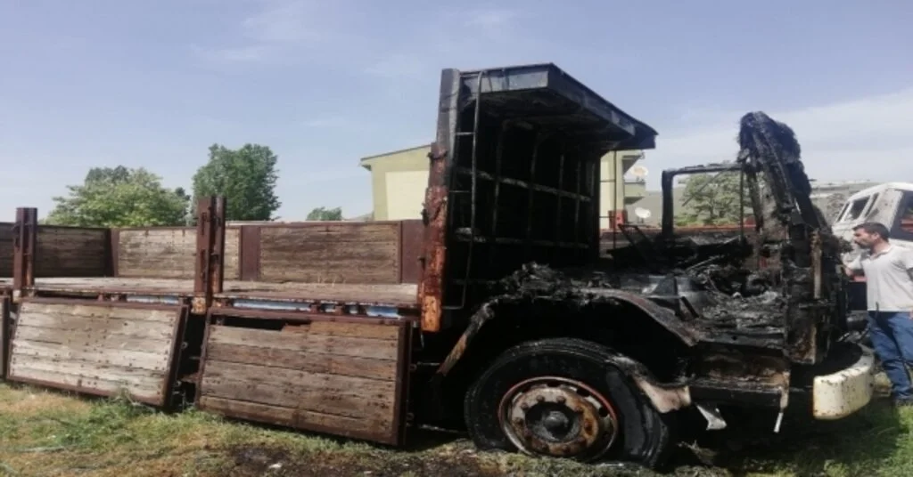 Yediemin Otoparkındaki Araçlar Yandı