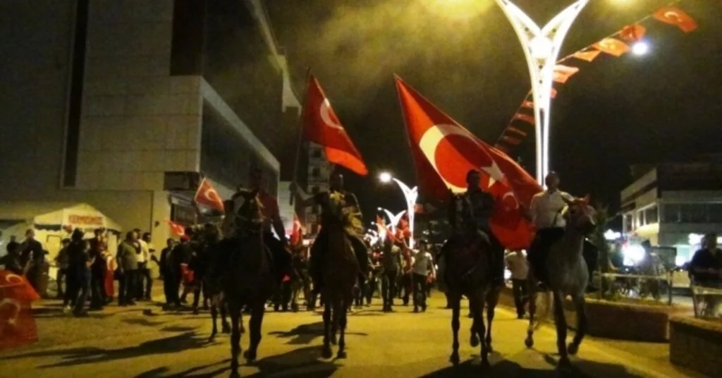 15 Temmuz Demokrasi Ve Milli Birlik Günü Yürüyüşüne Atlarıyla Geldiler