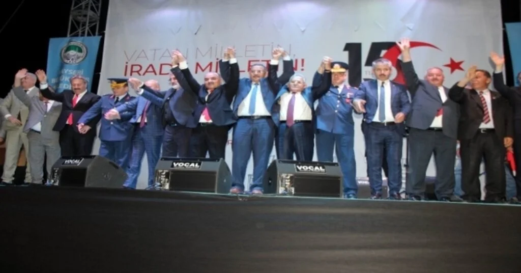 15 Temmuzun Yıldönümünde On Binler Meydana İnerek Tek Yürek Oldu