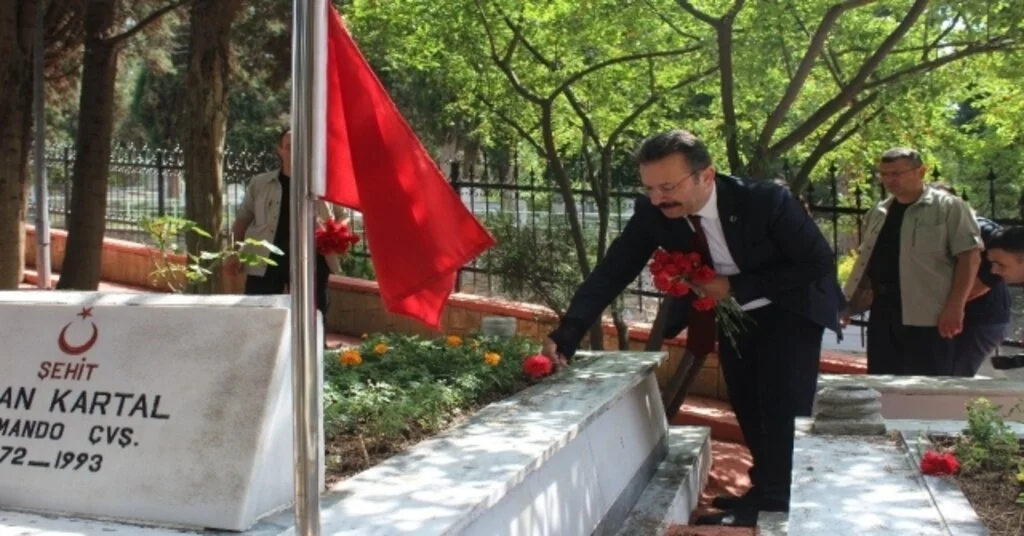 15 Temmuzun Yıldönümünde Şehitler Mezarı Başında Anıldı