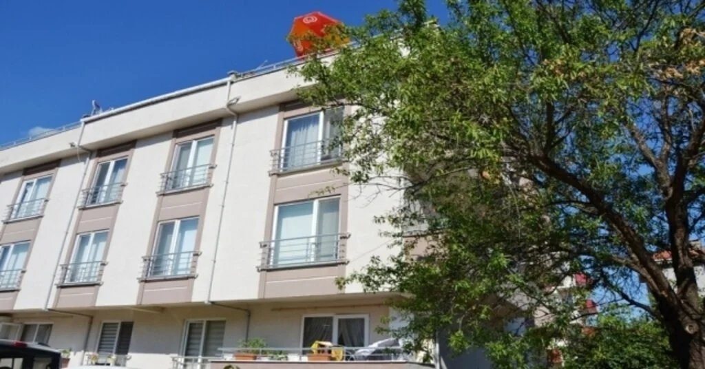 3. Kattan Düşen Çocuk Yaralandı