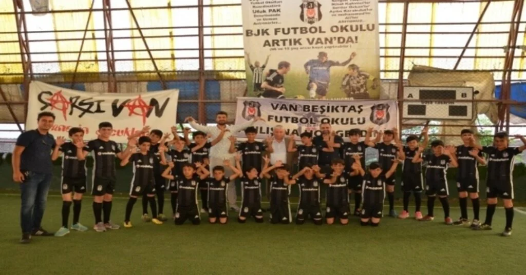 40 Küçük Sporcuya Forma Sürprizi