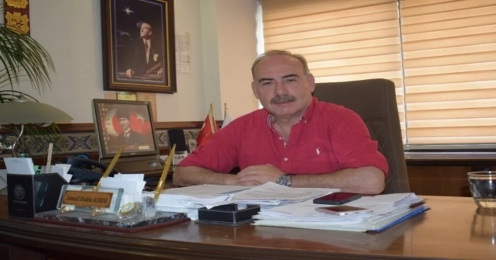 48 Yıllık Gözlüklerinden Kurtuldu