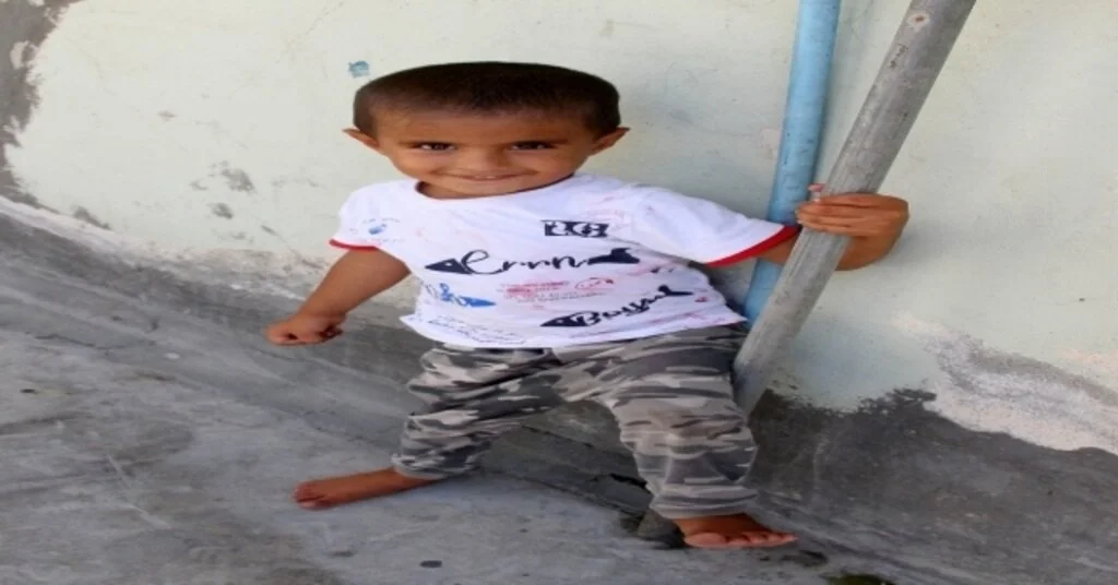 7 Yaşındaki Kız Çocuğu, Kardeşini Kurtarmak İçin Kanala Atladı