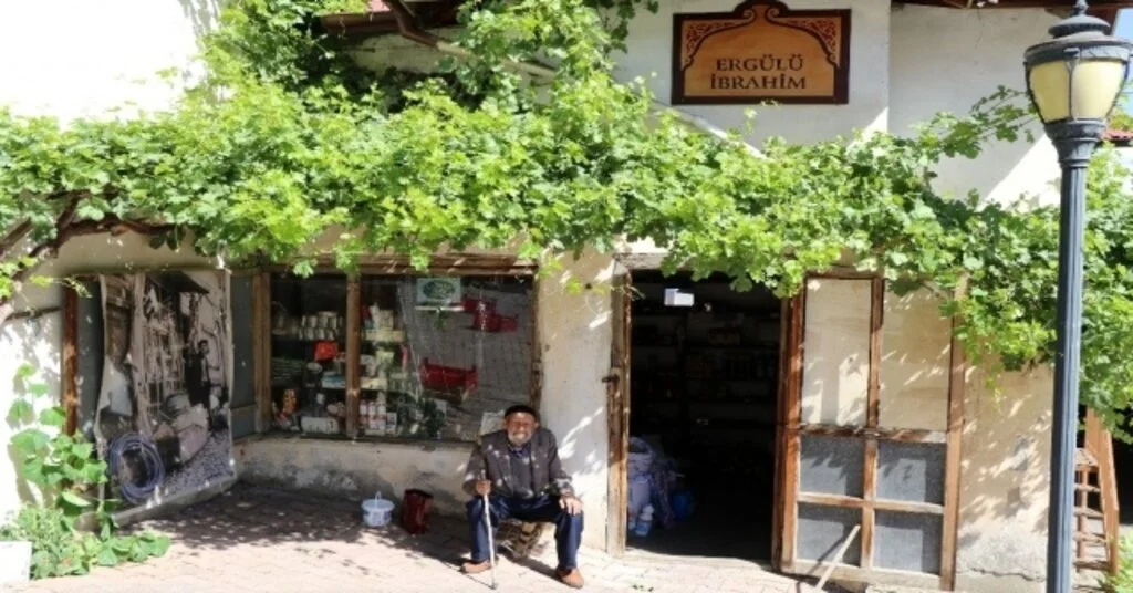 80 Yıldır Bakkal İşletiyor