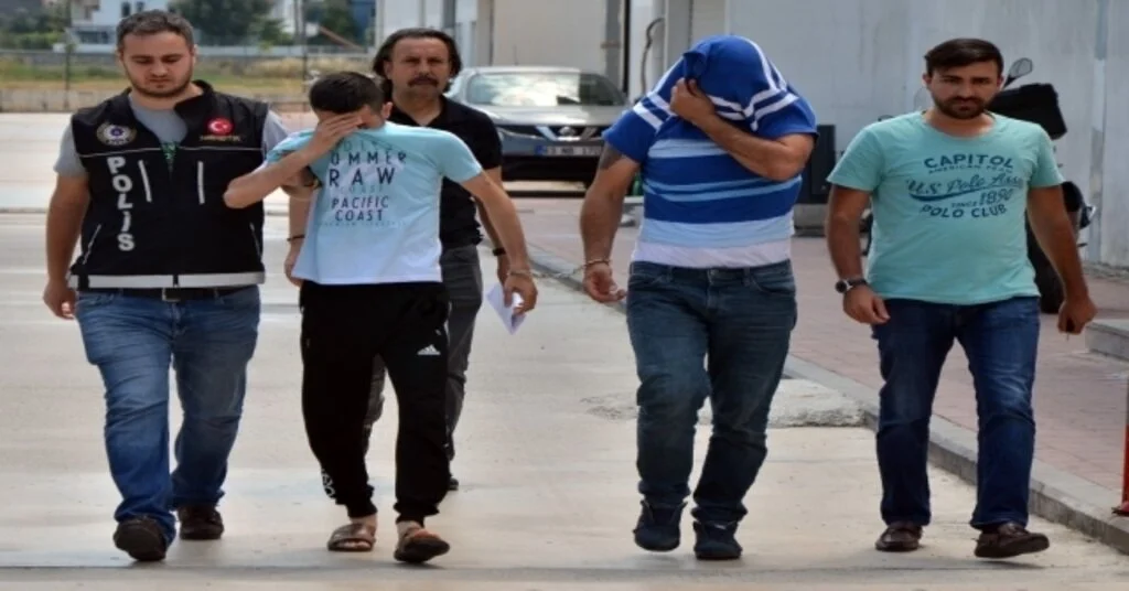 Adanada 5 Torbacı Göz Altına Alındı