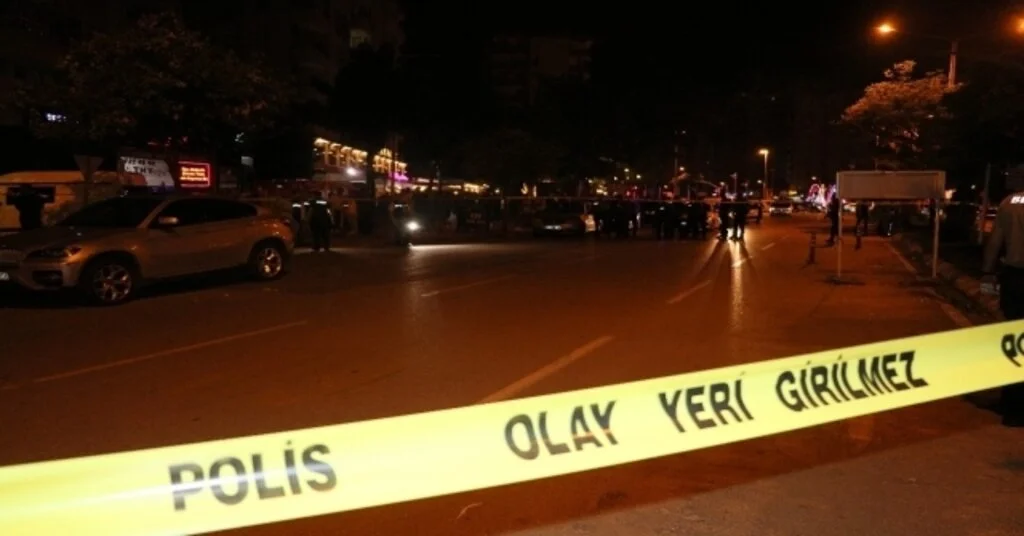 Adanada Meyhaneye Silahlı Saldırı: 3 Yaralı