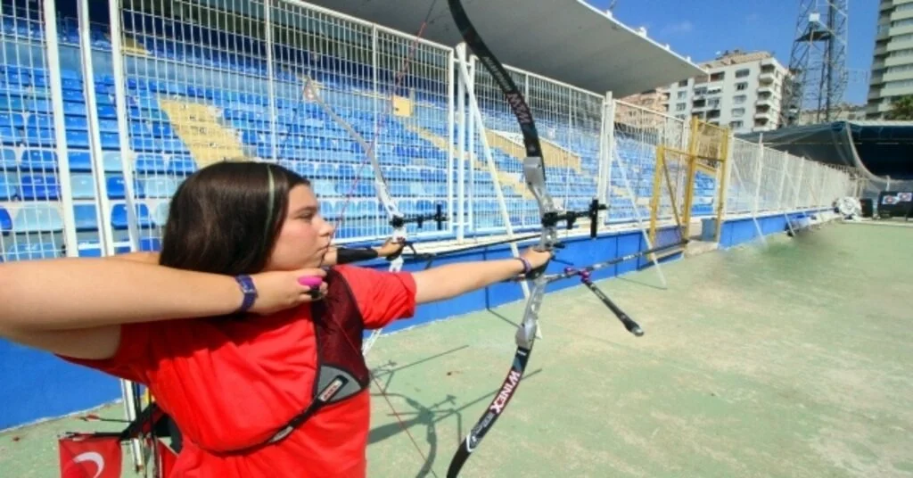 Adanada Okçuluk Yaz Okulları Tam Gaz Devam Ediyor